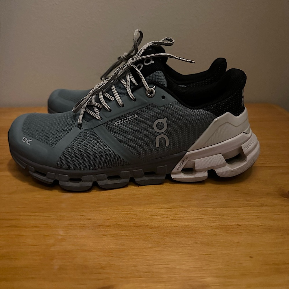 OnCloud waterproof shoes